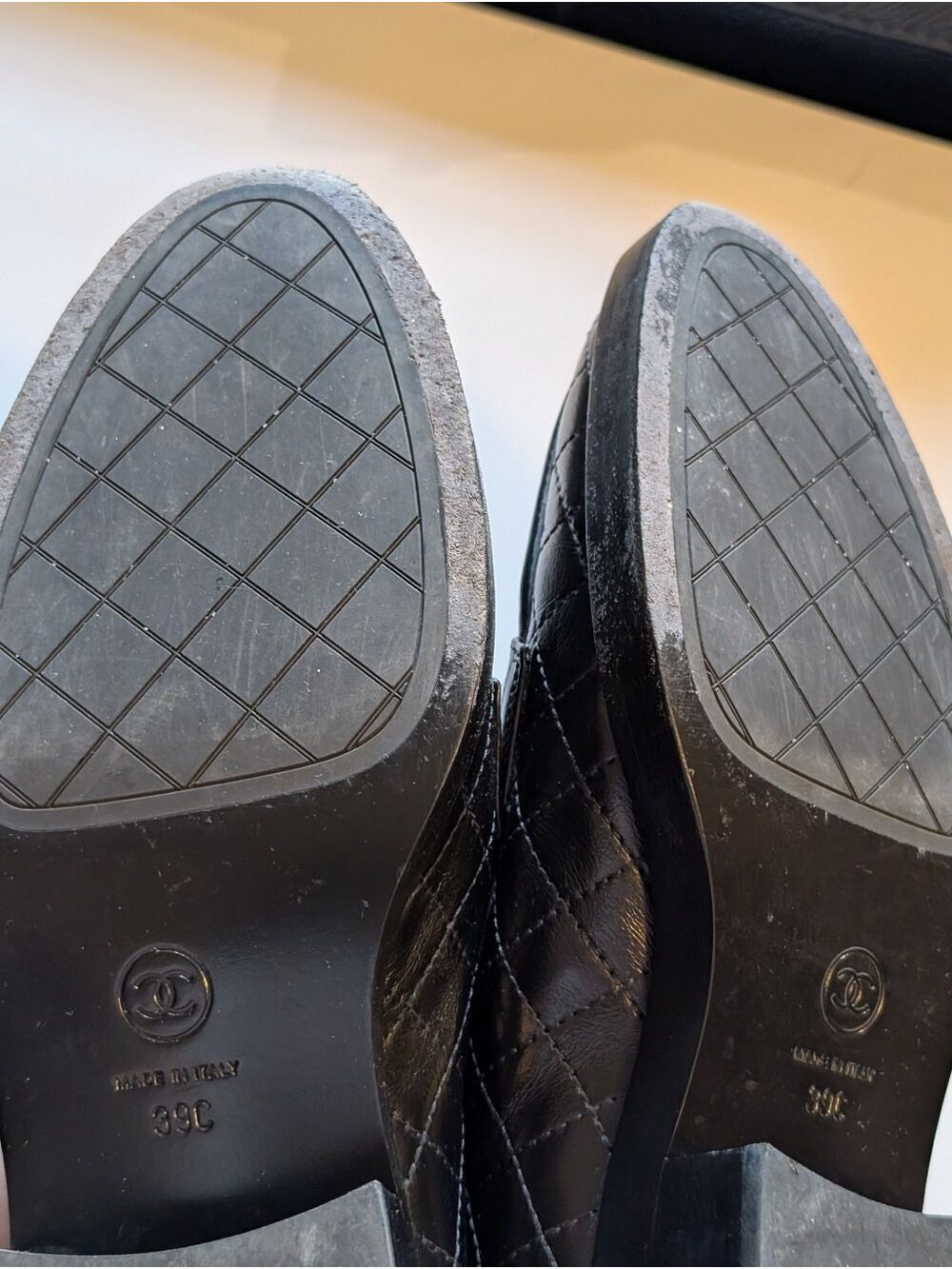 Chanel Quilted Lambskin Coin Loafers Size 39 In EUC - Picture 12 of 15